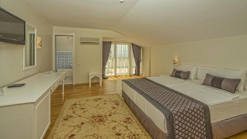 Otel Argos 3*