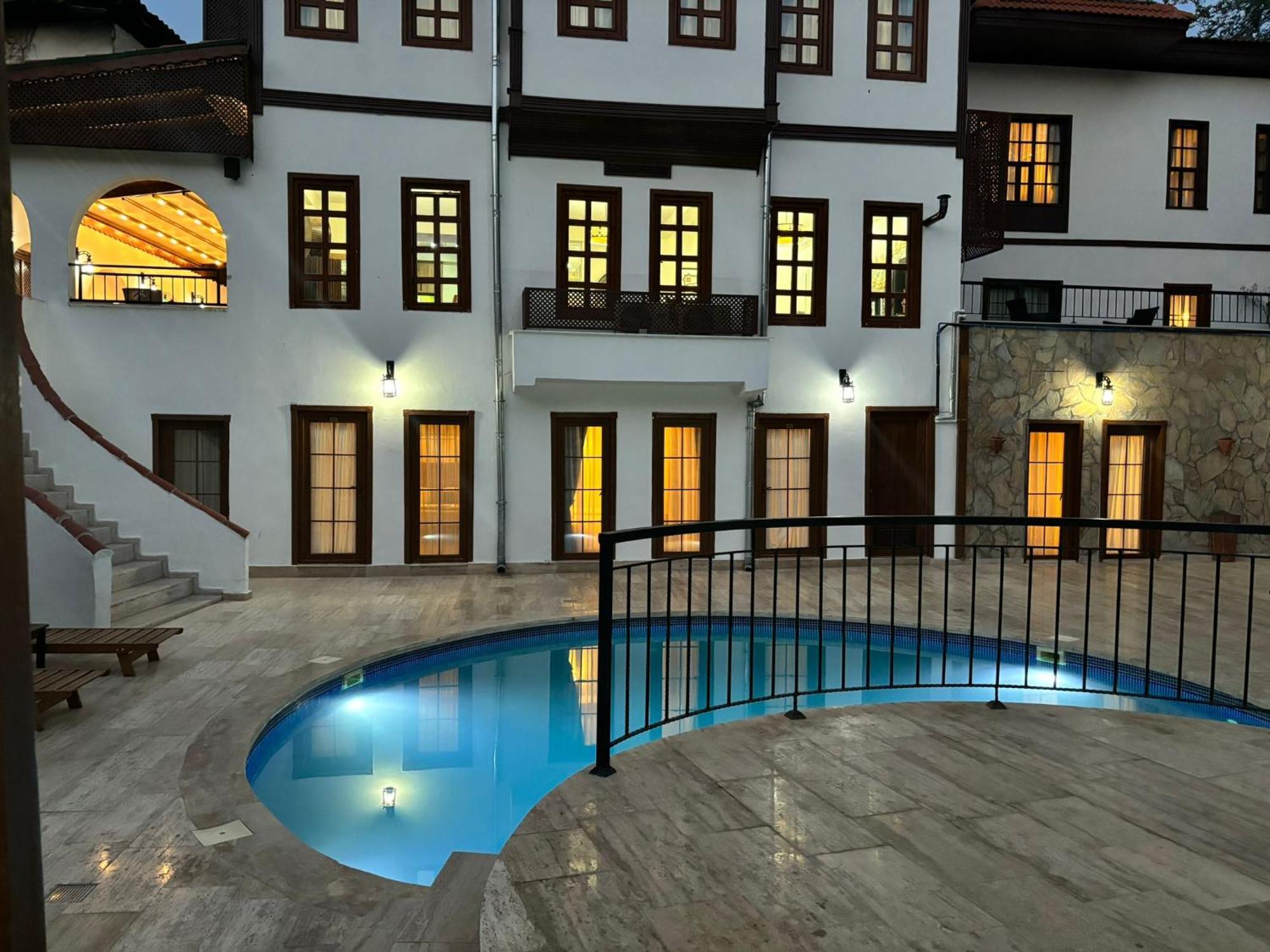 Otel Argos